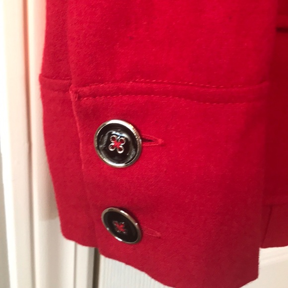 Beautiful new coat never been worn. - Picture 5 of 8